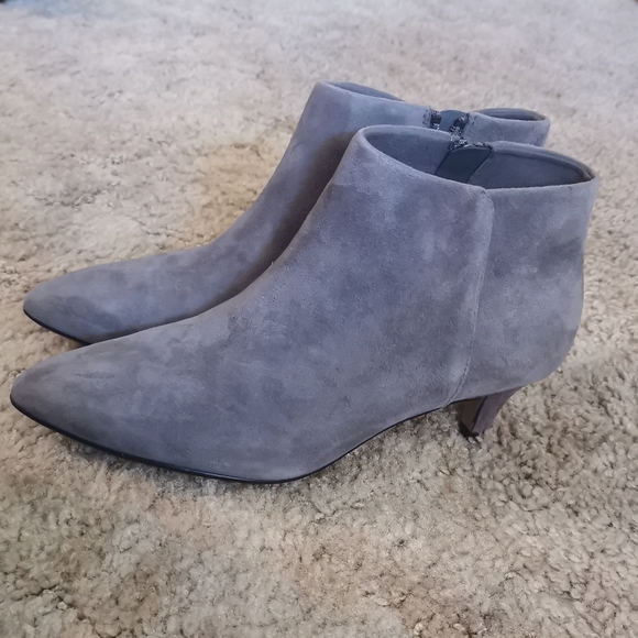 Clarks Collection Booties - Picture 2 of 4